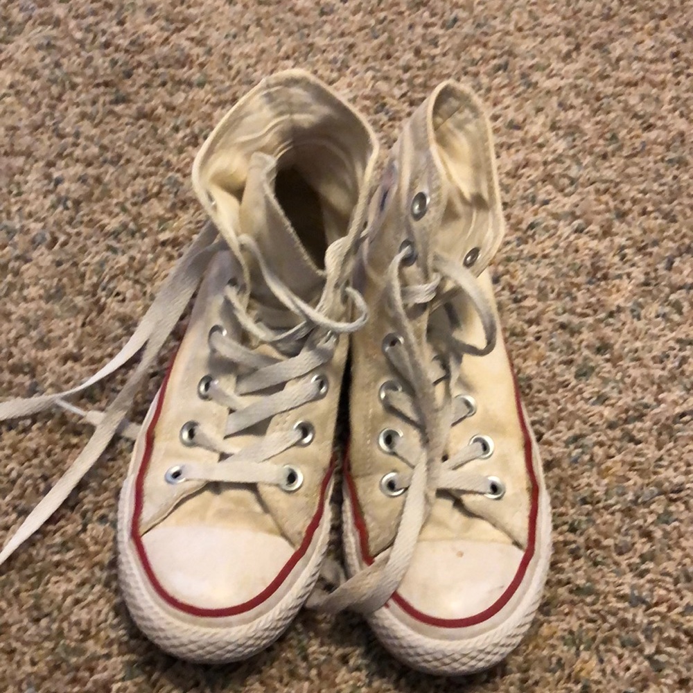 Converse All Star Women’s 4 Men’s 6white hi tops